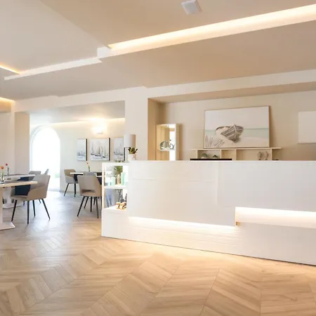 Capovaticano Luxury לינה וארוחת בוקר 3*