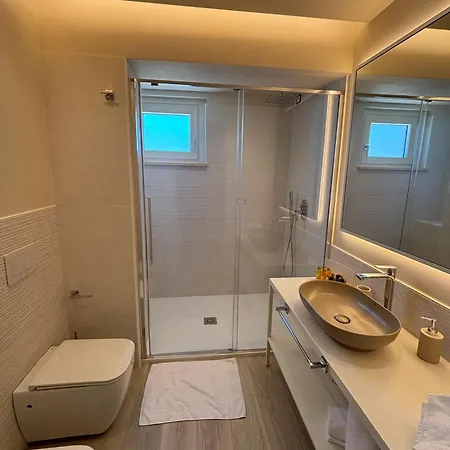 Capovaticano Luxury Couette-café